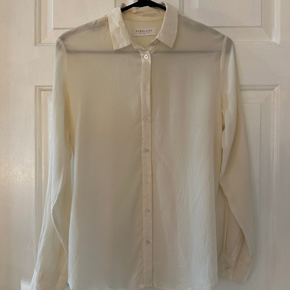 Everlane Must-Have Shirt in Washable Silk Cream Size 4